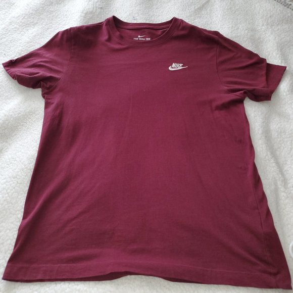 Nike  Men's T-Shirt Sportswear Club Maroon - Picture 8 of 8